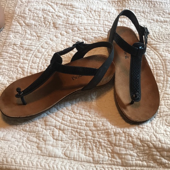 bearpaw flip flops